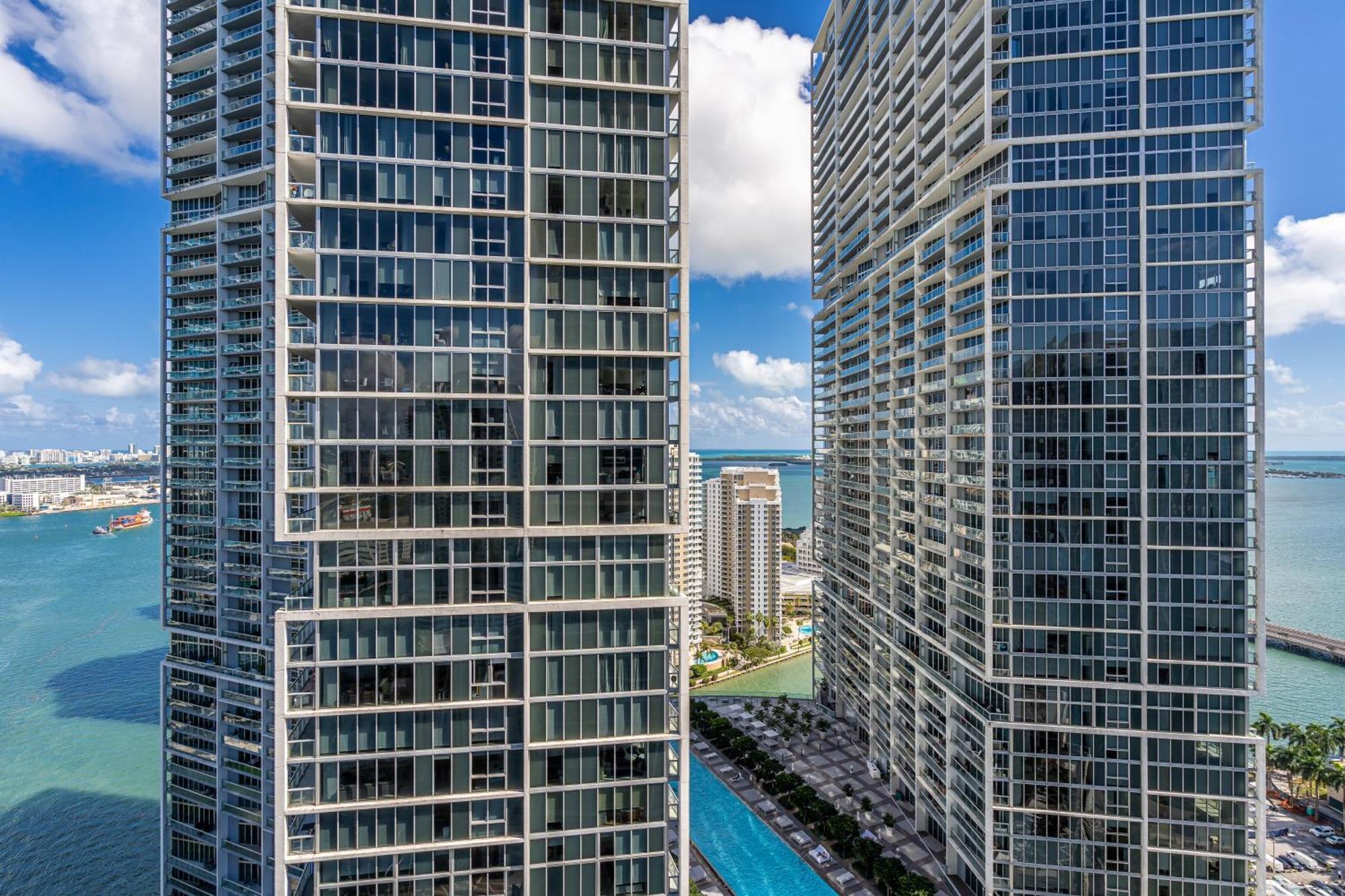 Luxurious Condo At Icon With Views Miami Exteriör bild