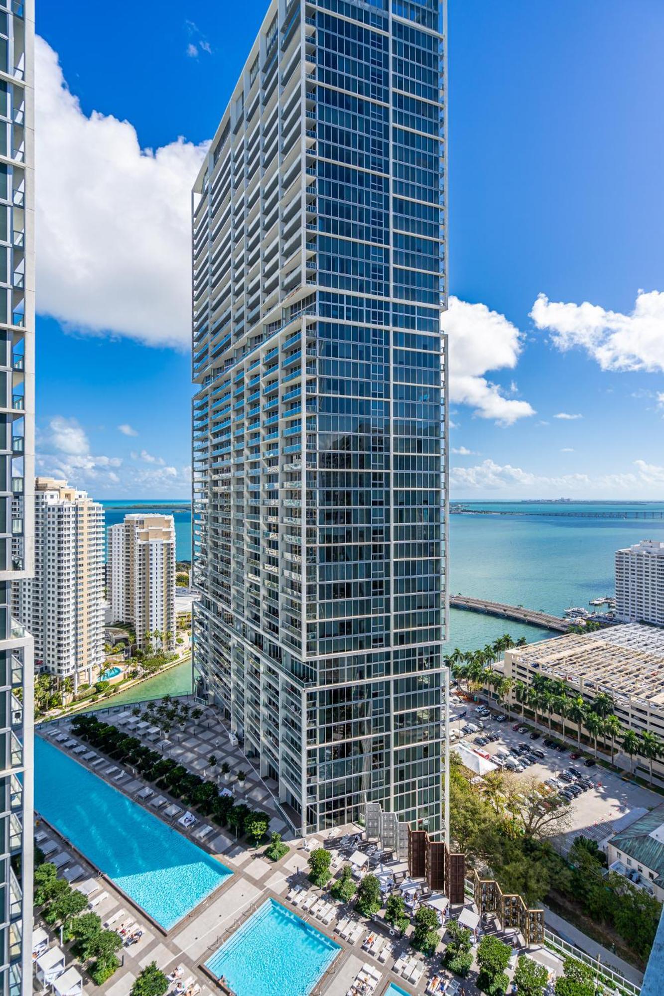Luxurious Condo At Icon With Views Miami Exteriör bild