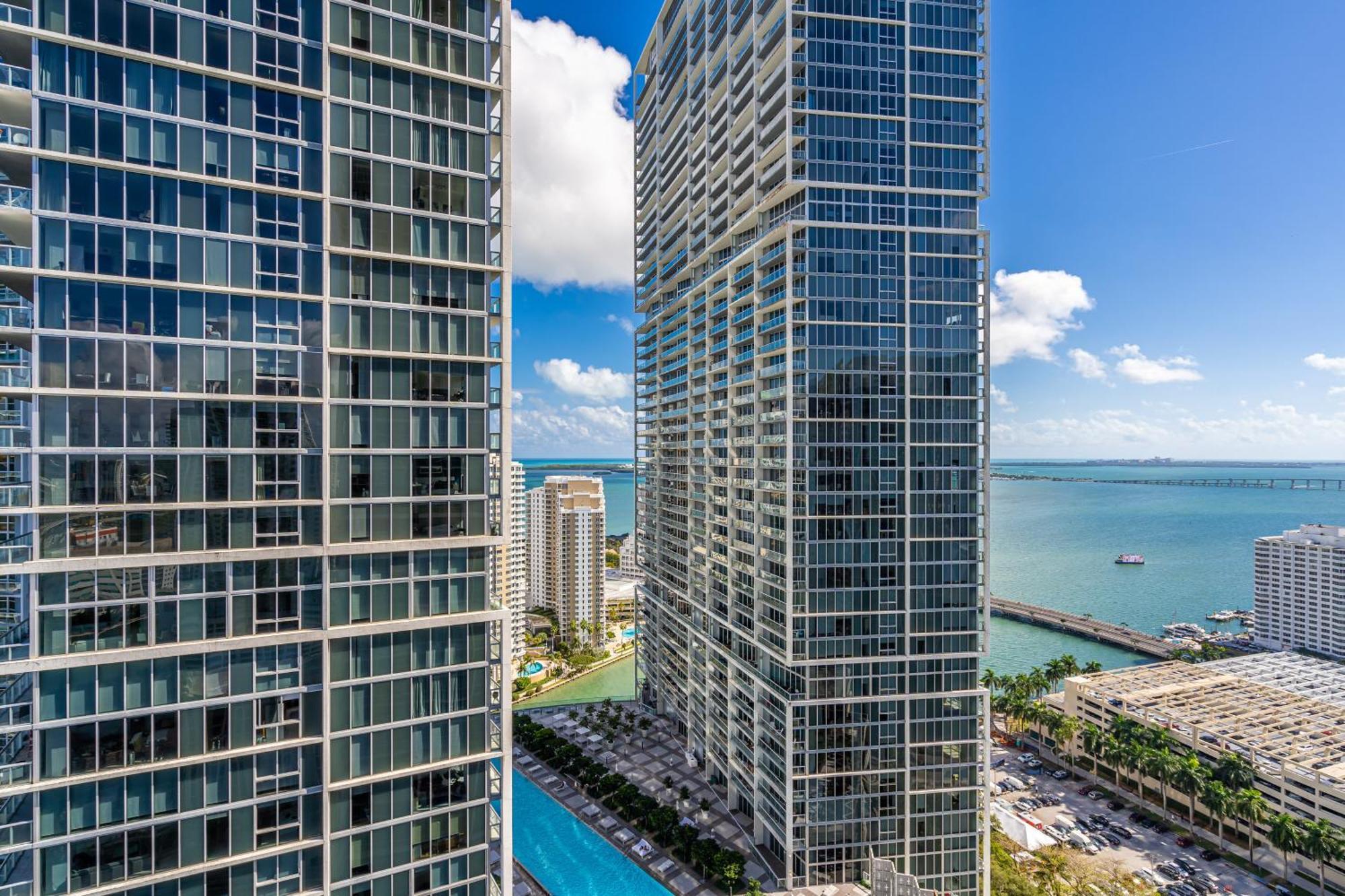 Luxurious Condo At Icon With Views Miami Exteriör bild