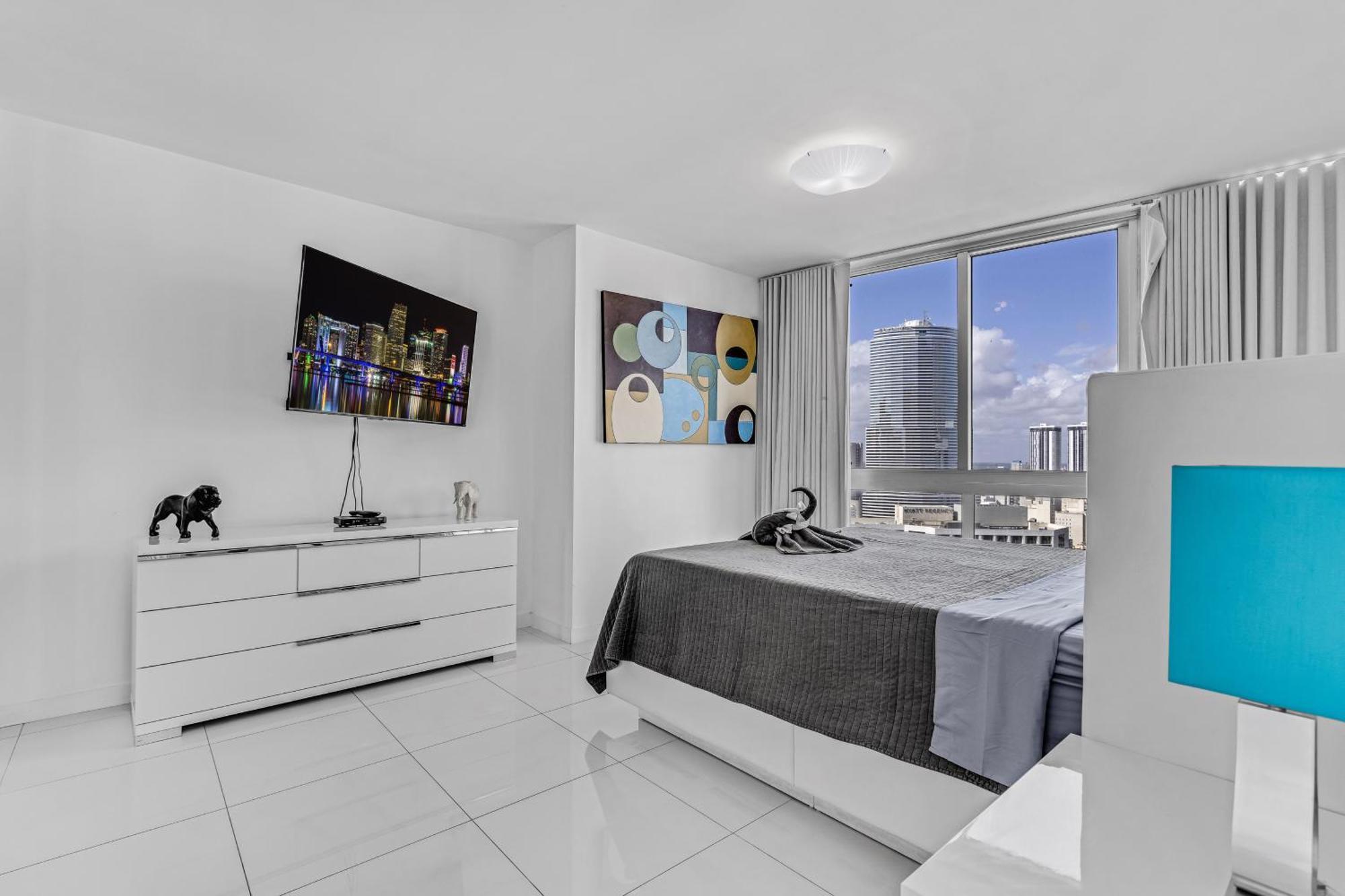 Luxurious Condo At Icon With Views Miami Exteriör bild