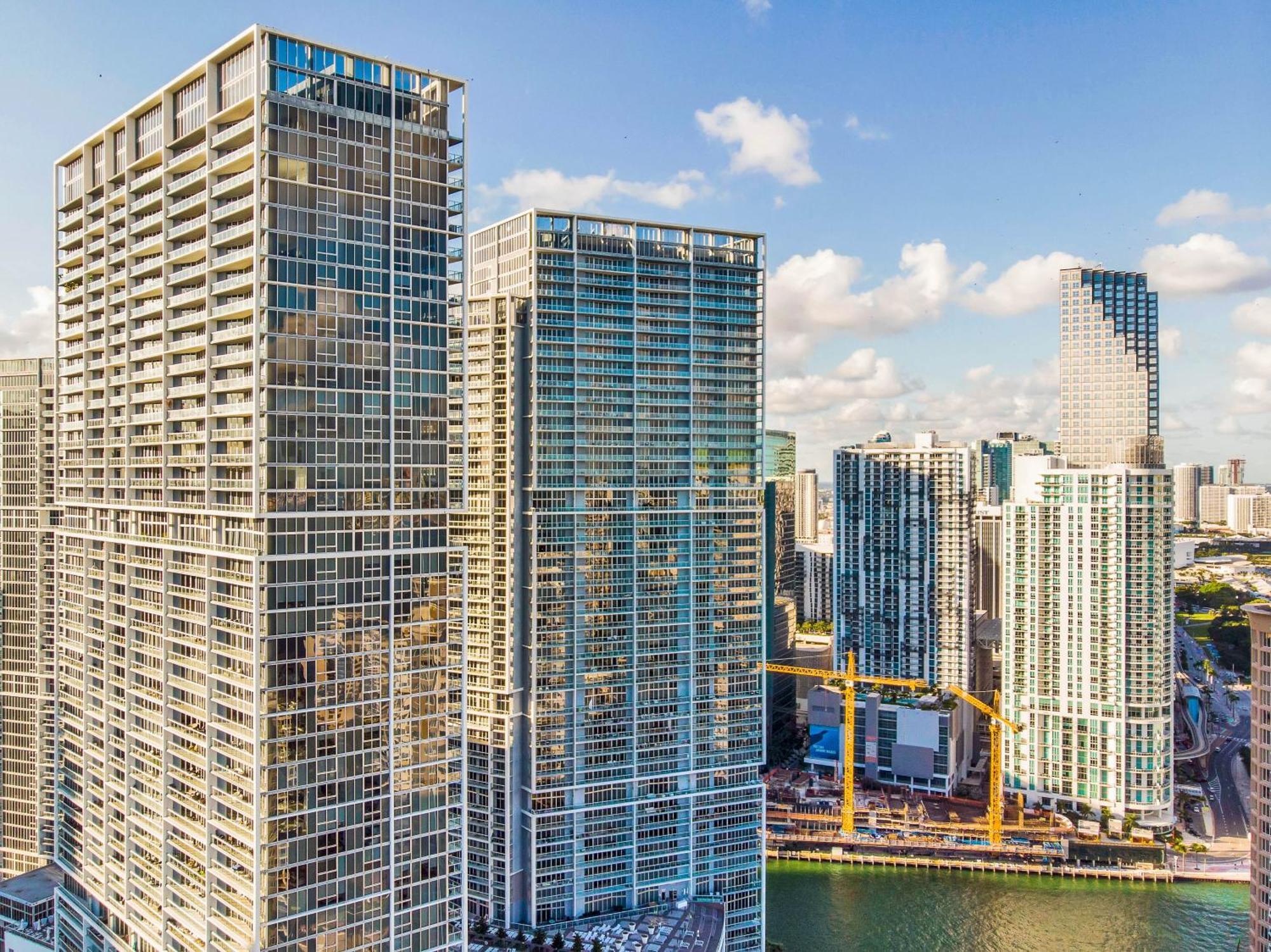 Luxurious Condo At Icon With Views Miami Exteriör bild