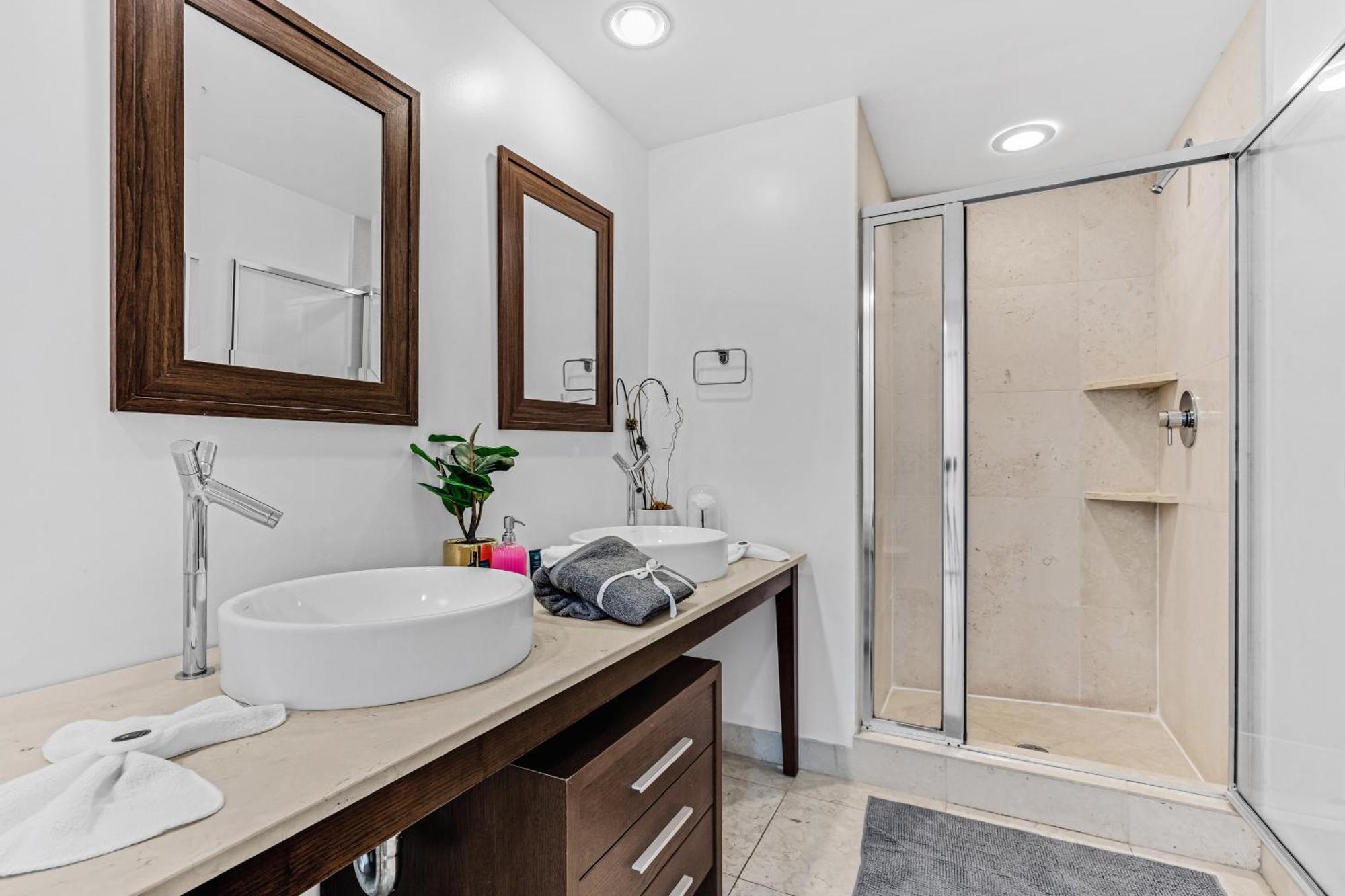Luxurious Condo At Icon With Views Miami Exteriör bild