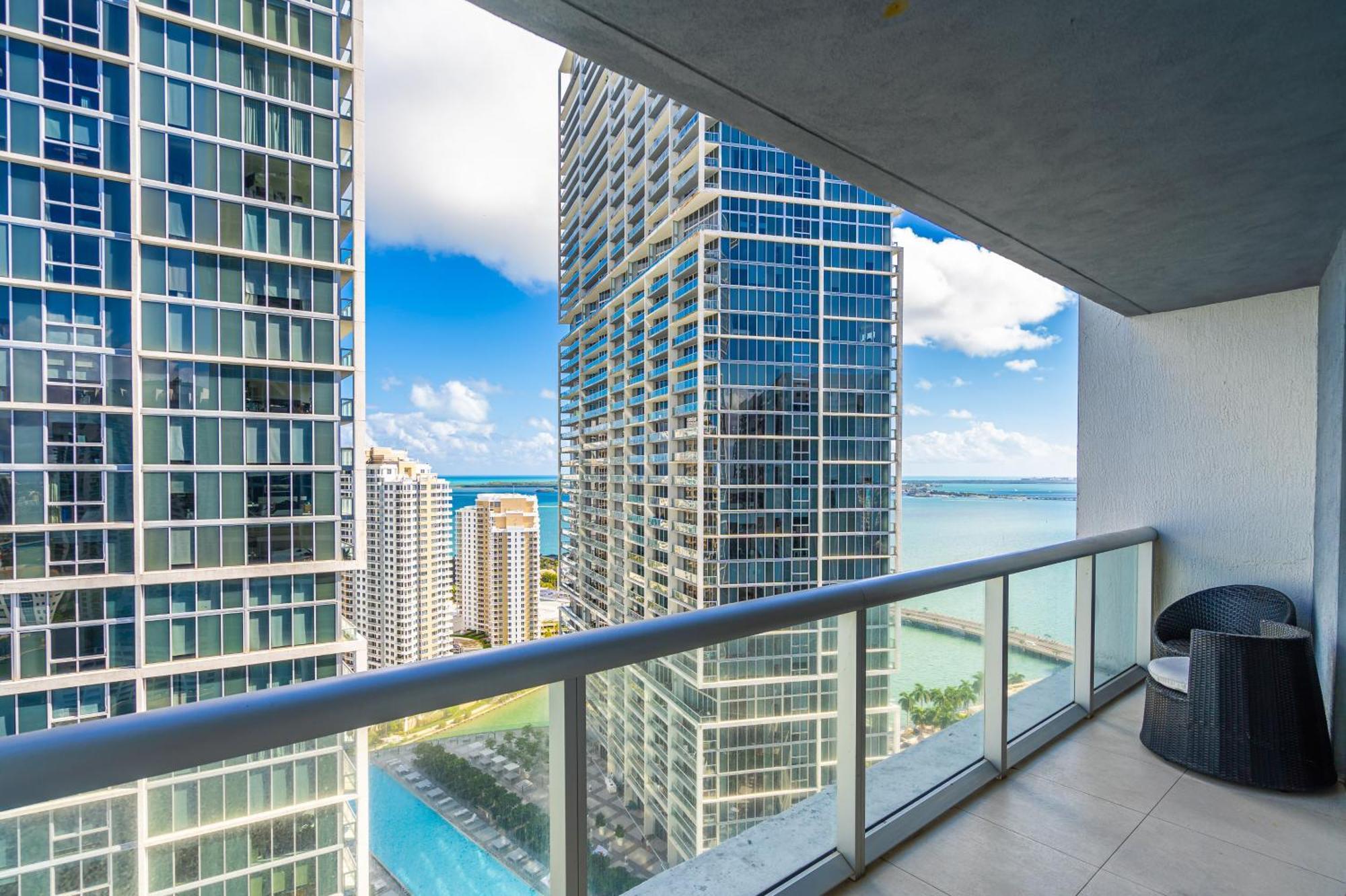 Luxurious Condo At Icon With Views Miami Exteriör bild