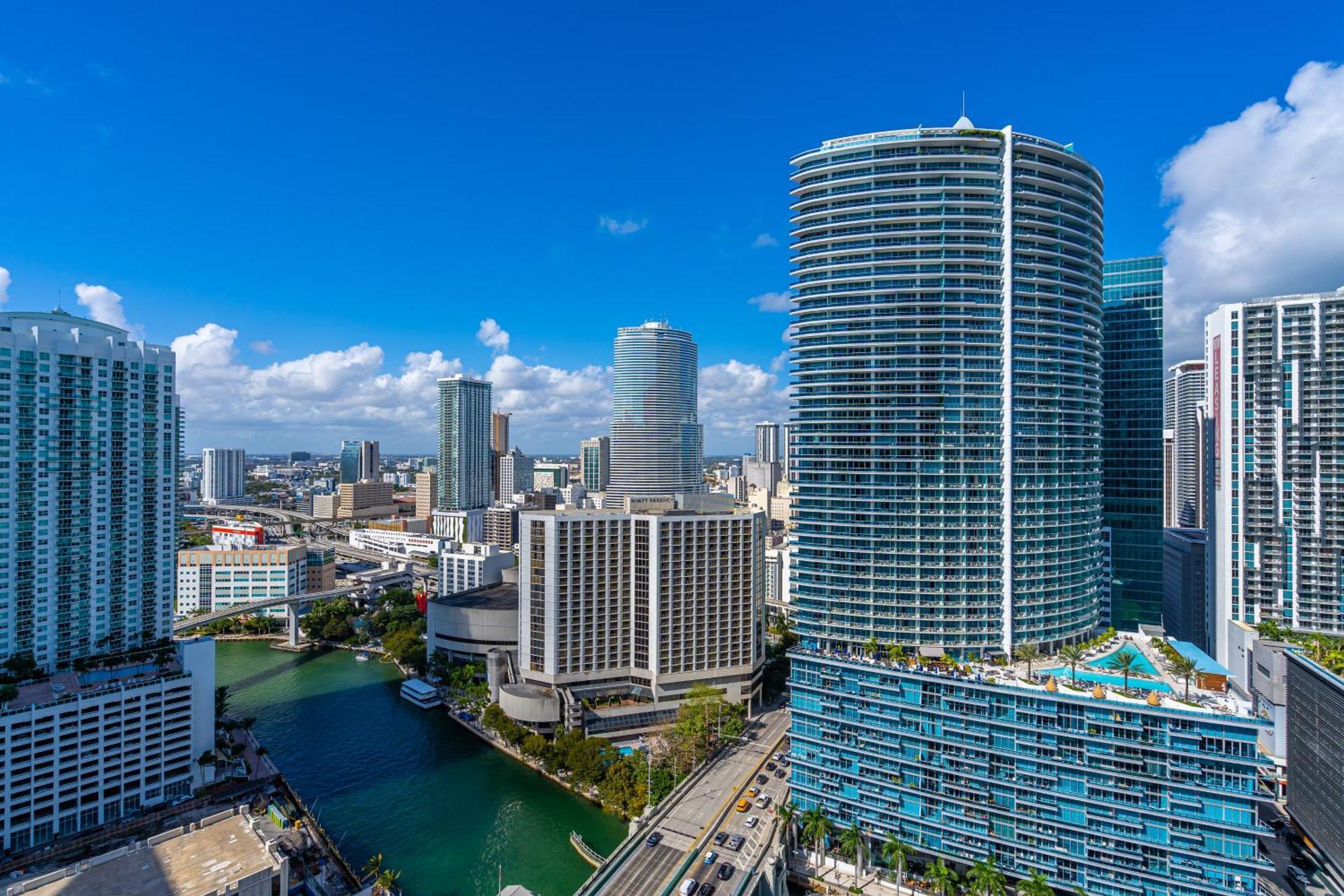 Luxurious Condo At Icon With Views Miami Exteriör bild