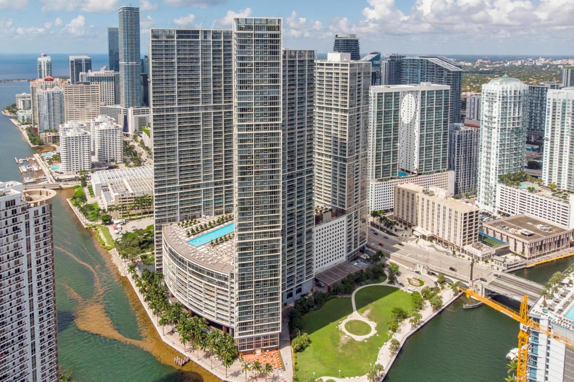 Luxurious Condo At Icon With Views Miami Exteriör bild