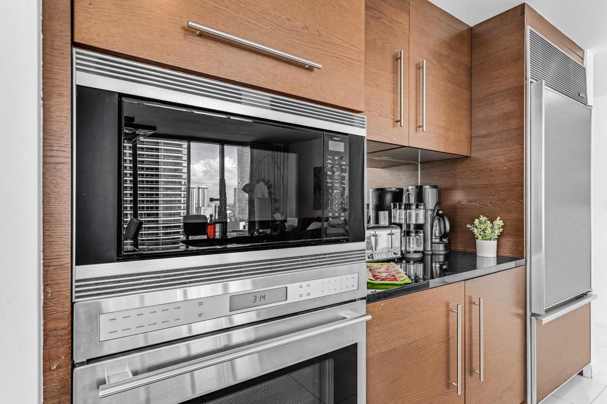 Luxurious Condo At Icon With Views Miami Exteriör bild